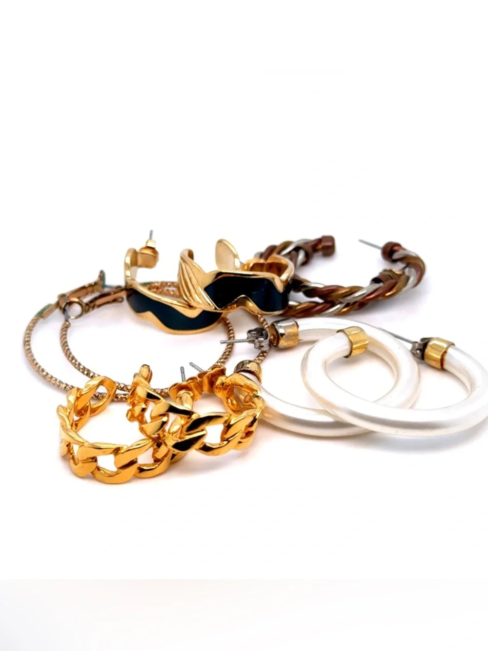 Gold and Black Hoop Earrings‎